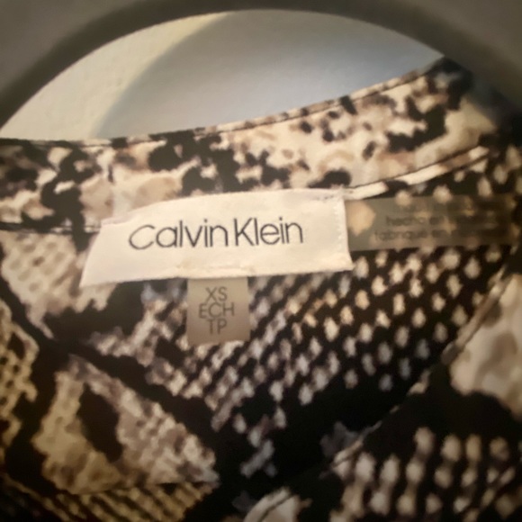 Calvin Klein snake button down - Picture 3 of 5